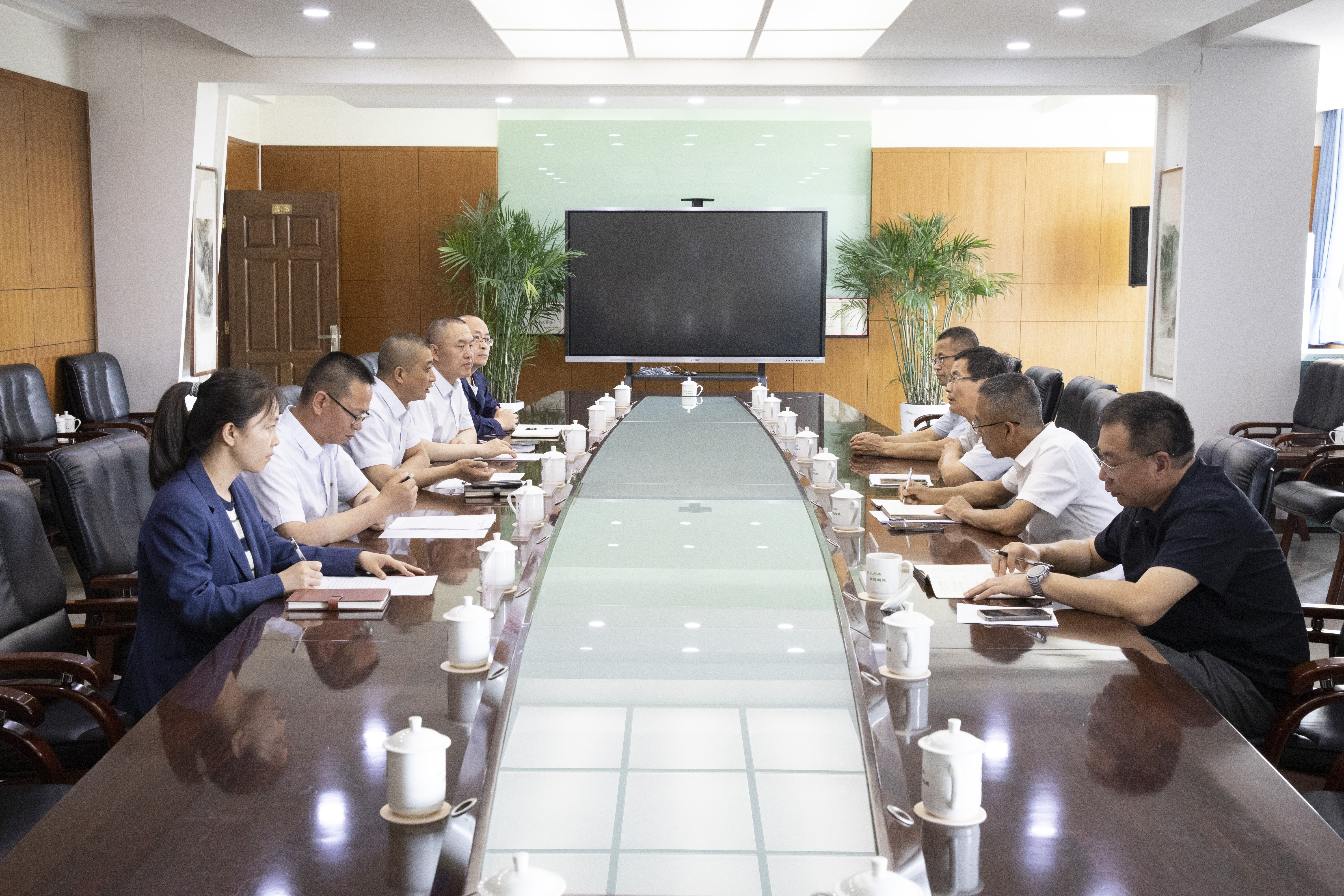 政企同心共謀發(fā)展 市工信局領(lǐng)導(dǎo)深入公司精準(zhǔn)幫扶調(diào)研